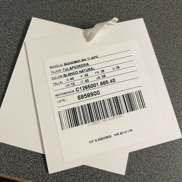 Pronovias Barcelona ballgown - Picture 8 of 8